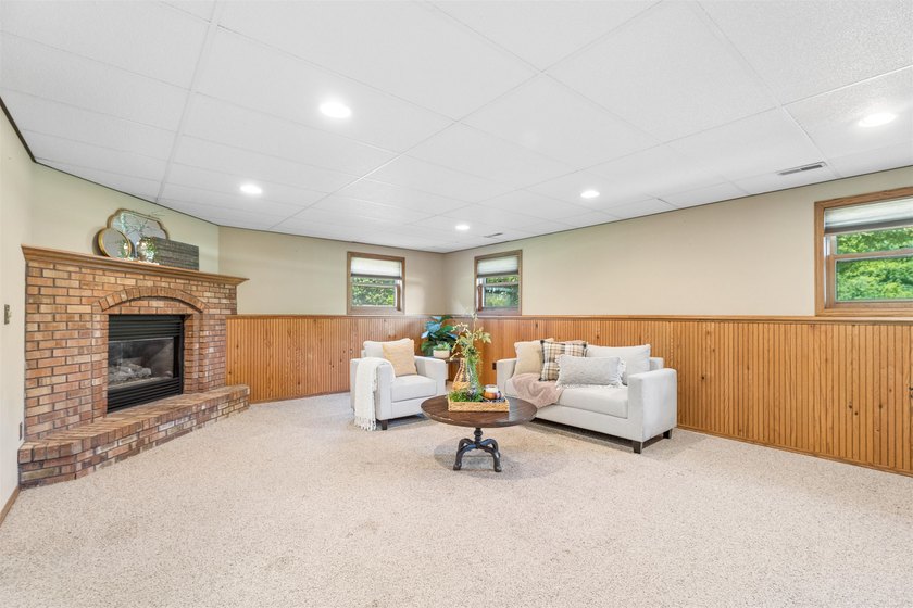 Nestled on over 1/2 acre, this well-maintained home is tucked - photo 24