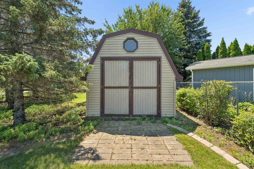 Nestled on over 1/2 acre, this well-maintained home is tucked - photo 37