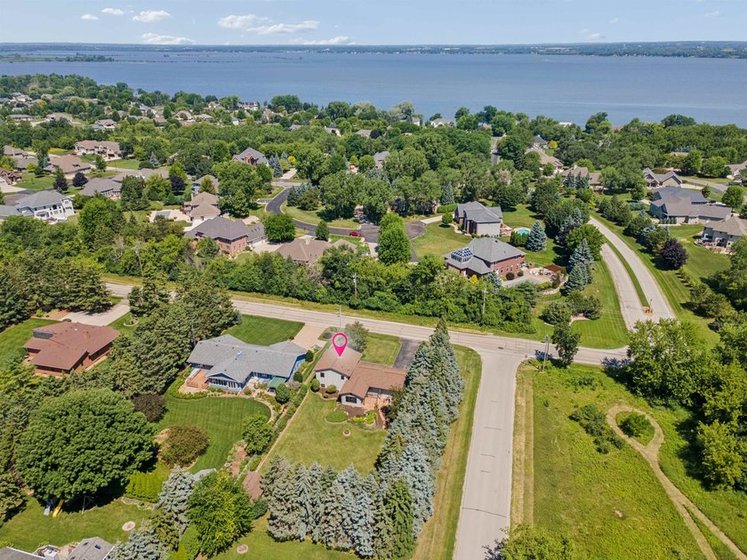 Nestled on over 1/2 acre, this well-maintained home is tucked - photo 41