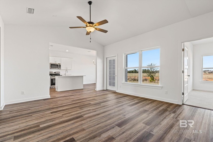 Move in Ready, Gold Fortified, New construction in this first - photo 3