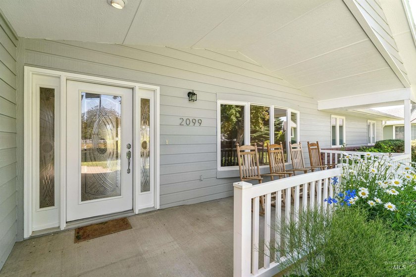 Tucked away in a peaceful country setting on 1.09 acres, you'll - photo 2