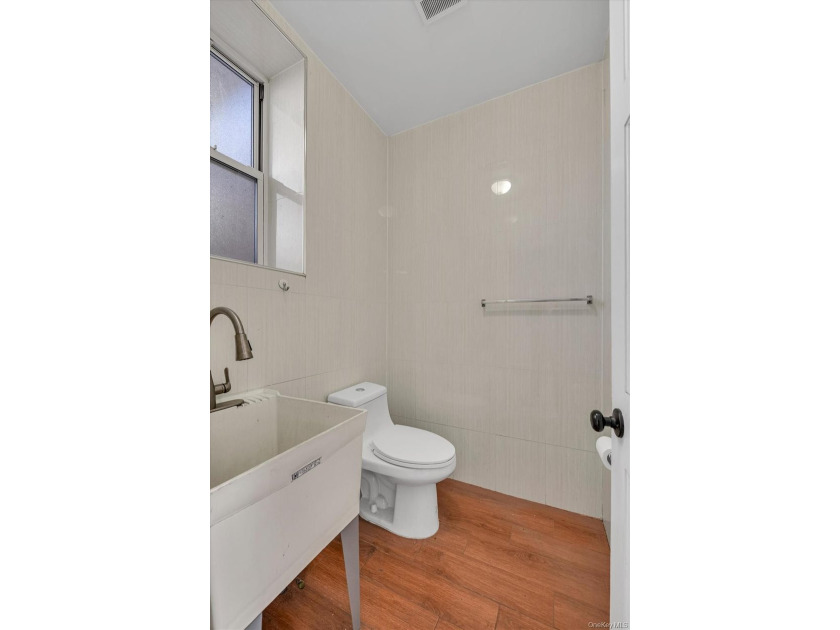 Prime mixed-use investment opportunity located on busy 7th - photo 6