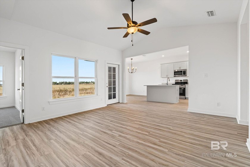 Move in Ready, Gold Fortified, New construction in this first - photo 4