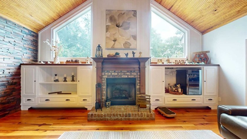 Welcome to your dream mini farm-a rare opportunity to own 42 +- - photo 11