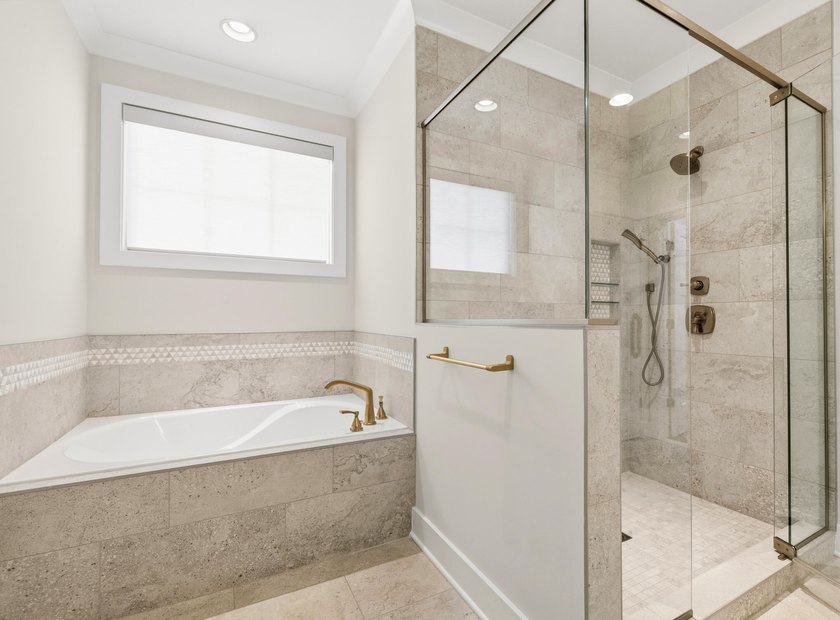 Welcome to Brookmere Manor, one of Farragut's most prestigious - photo 26