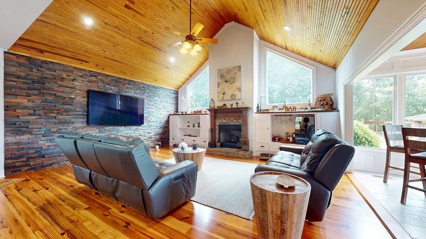Welcome to your dream mini farm-a rare opportunity to own 42 +- - photo 29