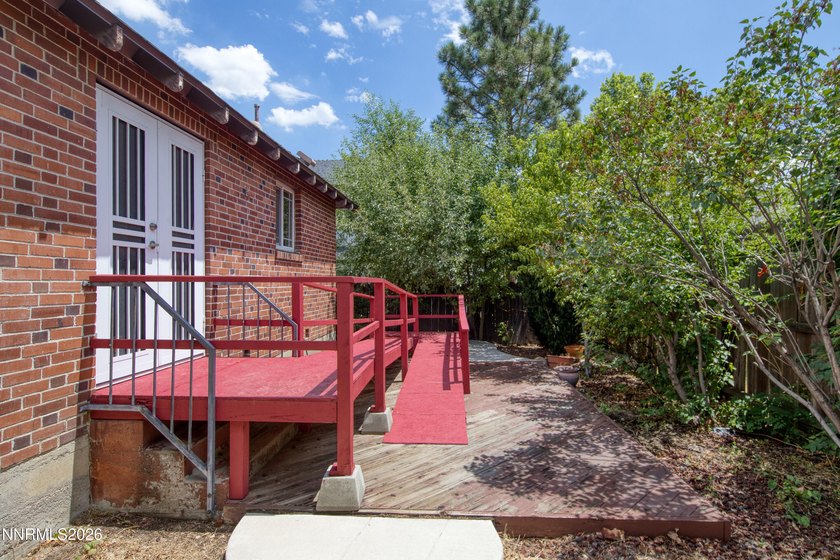 Discover the timeless charm of this classic 1937 brick cottage - photo 34