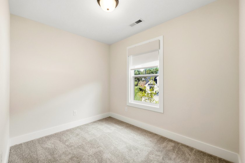 Welcome to Brookmere Manor, one of Farragut's most prestigious - photo 41