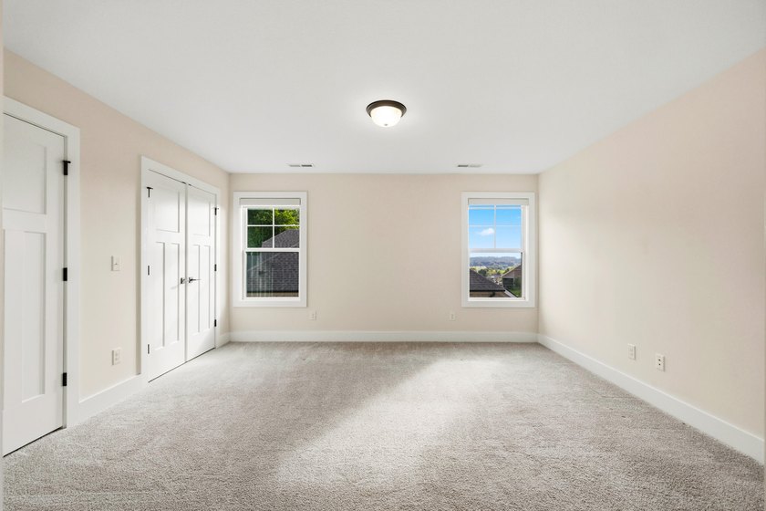 Welcome to Brookmere Manor, one of Farragut's most prestigious - photo 45