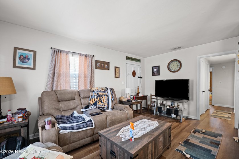 **FULLY RENOVATED**UPDATED**GREAT LOCATION** SELLER is MOTIVATED - photo 11