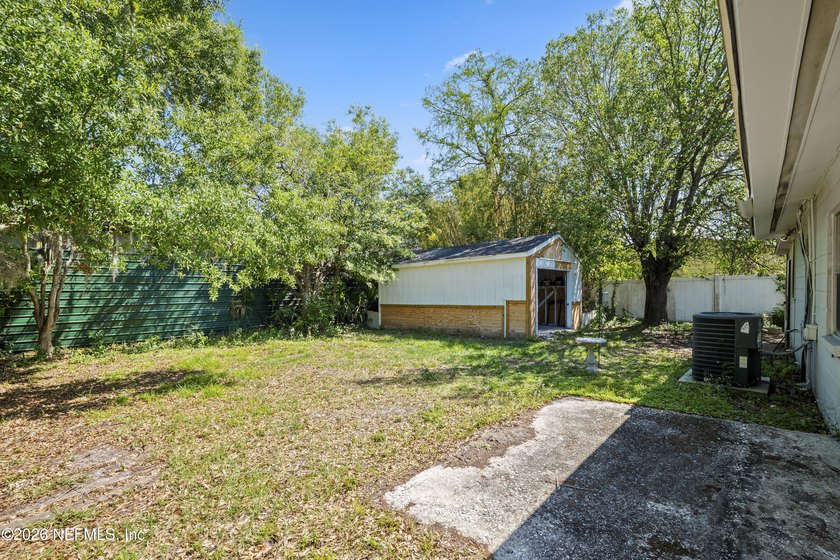 **FULLY RENOVATED**UPDATED**GREAT LOCATION** SELLER is MOTIVATED - photo 25