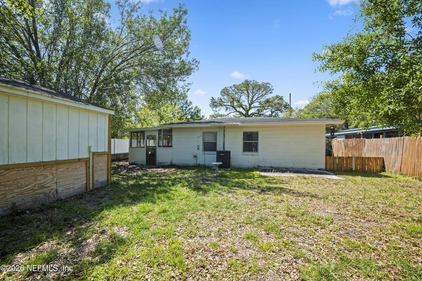 **FULLY RENOVATED**UPDATED**GREAT LOCATION** SELLER is MOTIVATED - photo 27