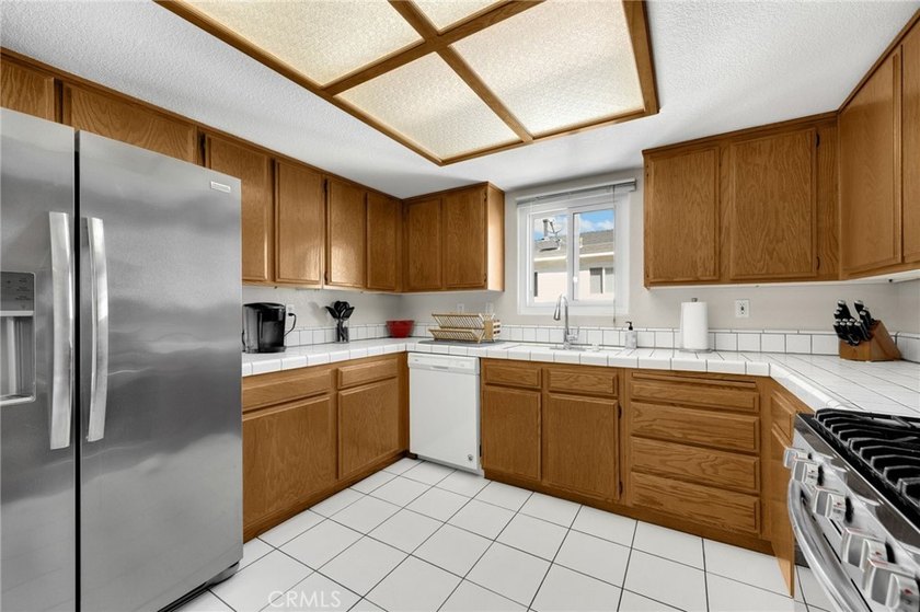 Incredible opportunity to own a beautiful 3-bedroom 3 bath - photo 11