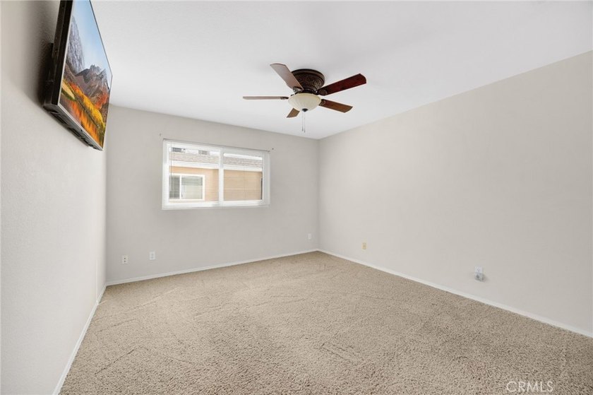 Incredible opportunity to own a beautiful 3-bedroom 3 bath - photo 15