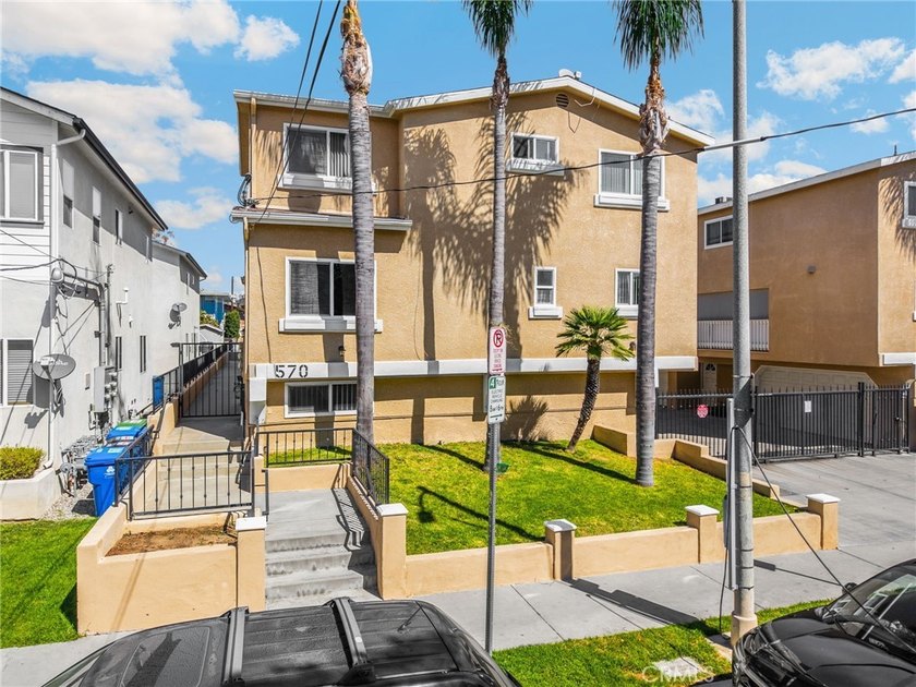 Incredible opportunity to own a beautiful 3-bedroom 3 bath - photo 39
