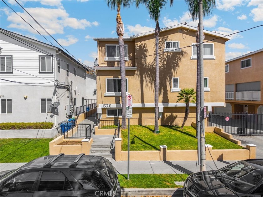 Incredible opportunity to own a beautiful 3-bedroom 3 bath - photo 40