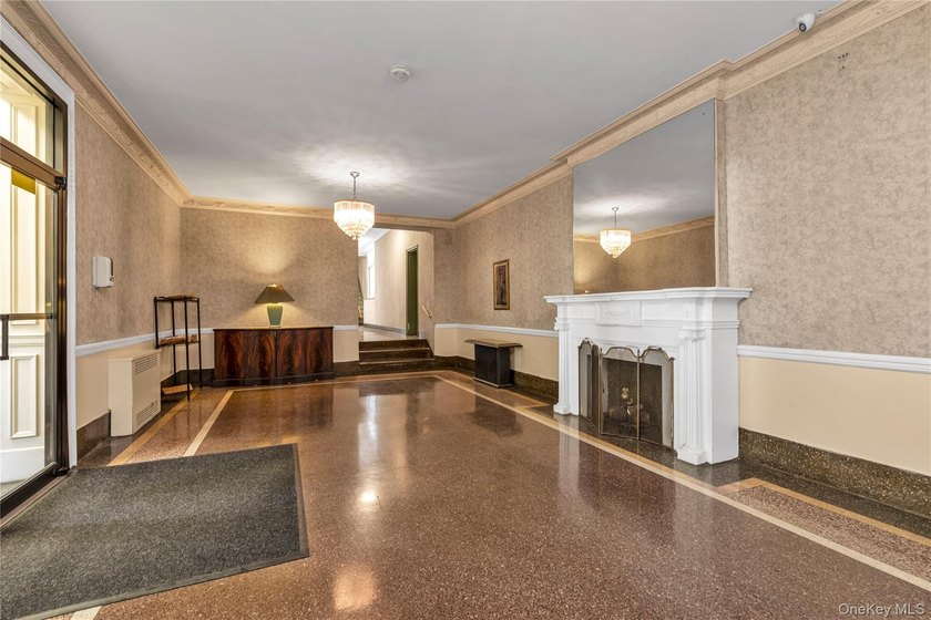 Bright and refreshed one-bedroom co-op at The Winthrop in Forest - photo 9