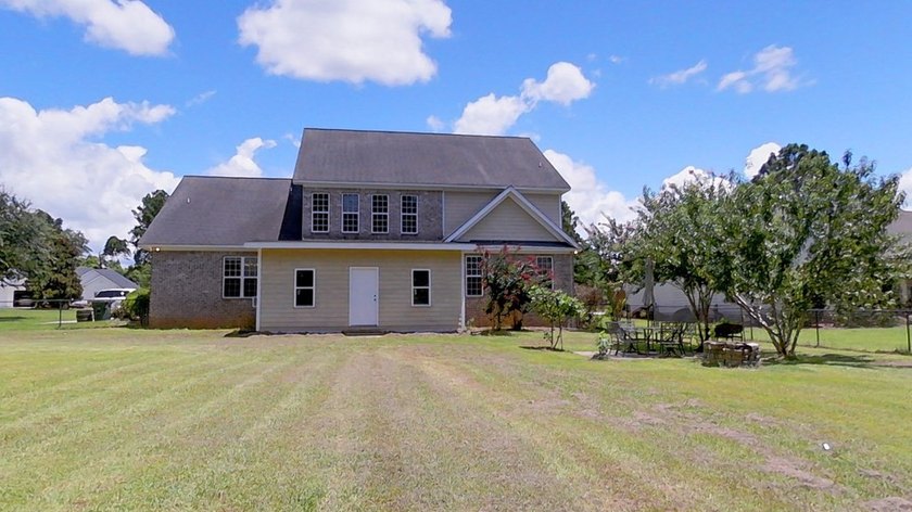 Welcome to 107 Andee Way in desirable Sweetbrier Lake! This - photo 11