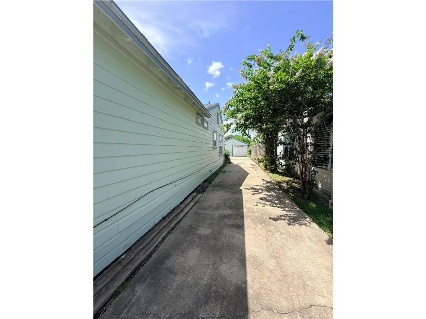 Located just minutes from the beautiful Corpus Christi Bay Area - photo 12