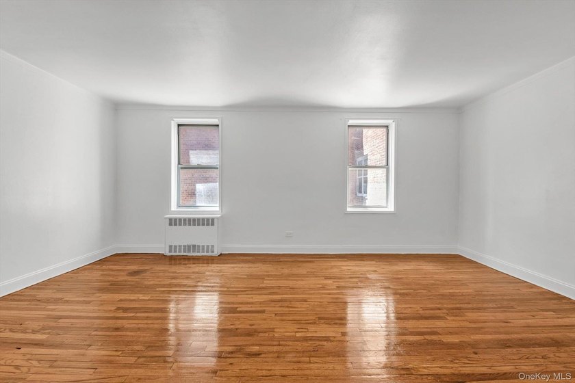 Sponsor Unit! This beautifully renovated one bedroom corner - photo 2