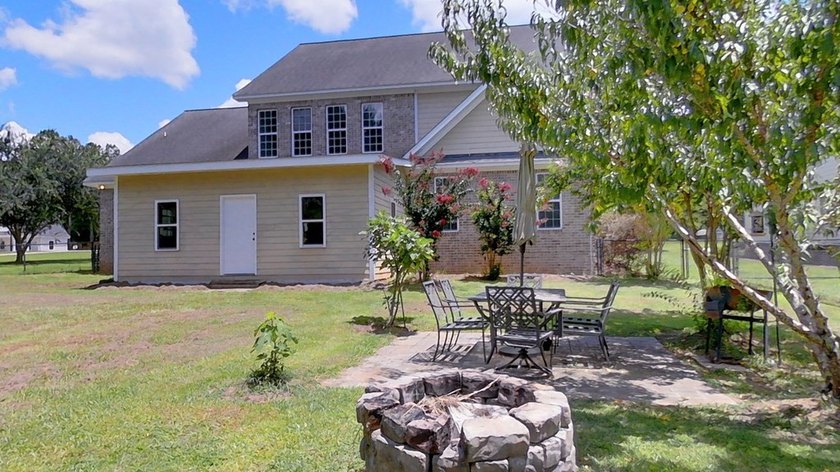 Welcome to 107 Andee Way in desirable Sweetbrier Lake! This - photo 12