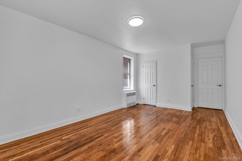 Sponsor Unit! This beautifully renovated one bedroom corner - photo 7