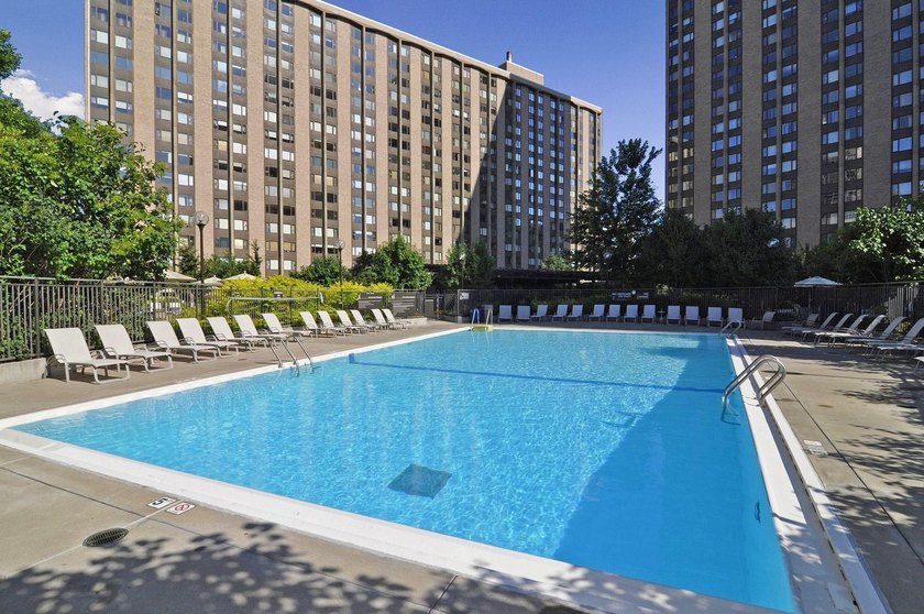 Welcome to your oasis in the heart of Minneapolis right off the - photo 21