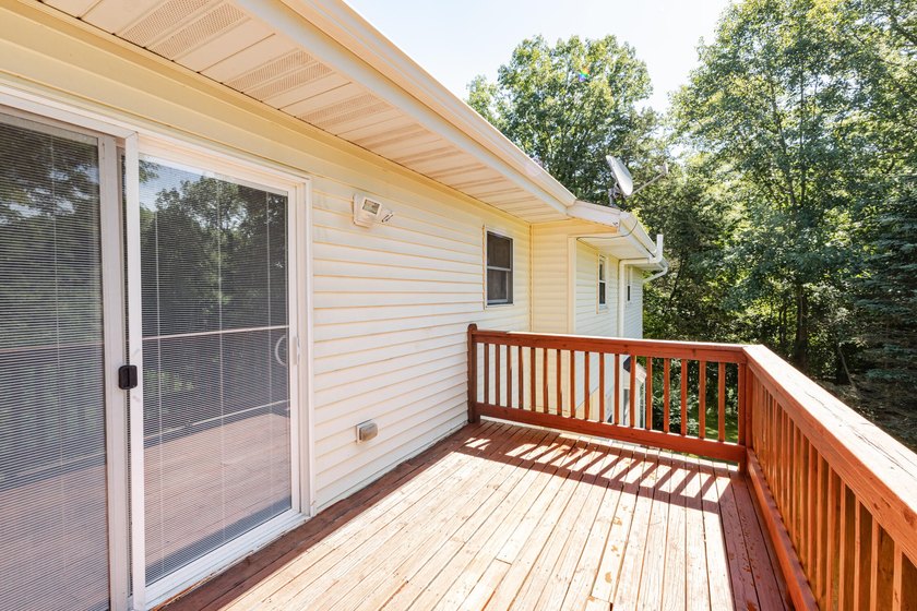 Enjoy the perfect blend of space, updates, and location on this - photo 19