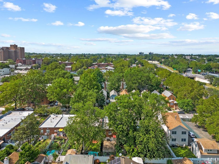 Welcome to this charming and well-maintained home nestled in the - photo 29