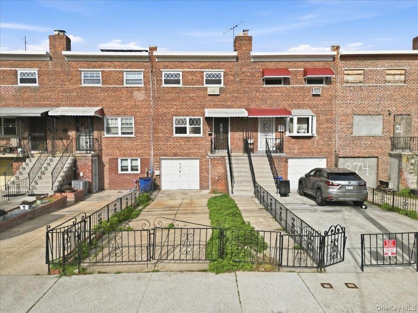 Fully renovated Single Family located in the highly sought-after - photo 2