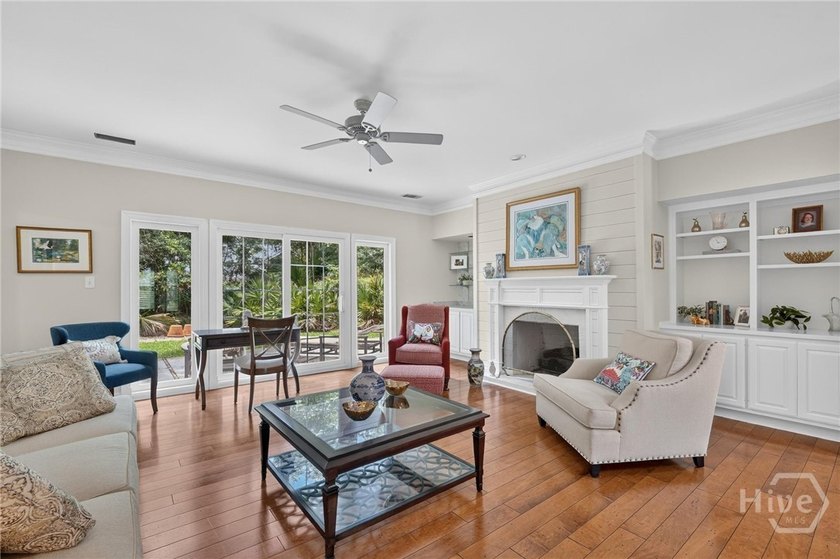 Light filled open floor plan house with beautiful wide plank - photo 11