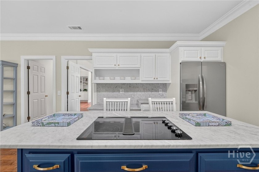 Light filled open floor plan house with beautiful wide plank - photo 17