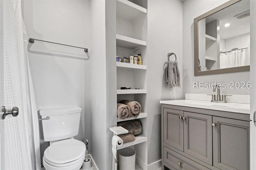 Wake up to breathtaking Broad Creek views and experience the - photo 24