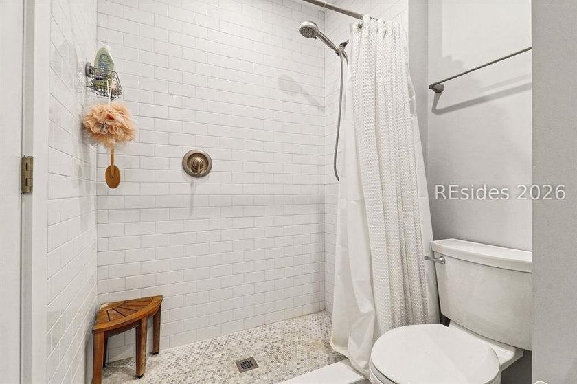Wake up to breathtaking Broad Creek views and experience the - photo 25