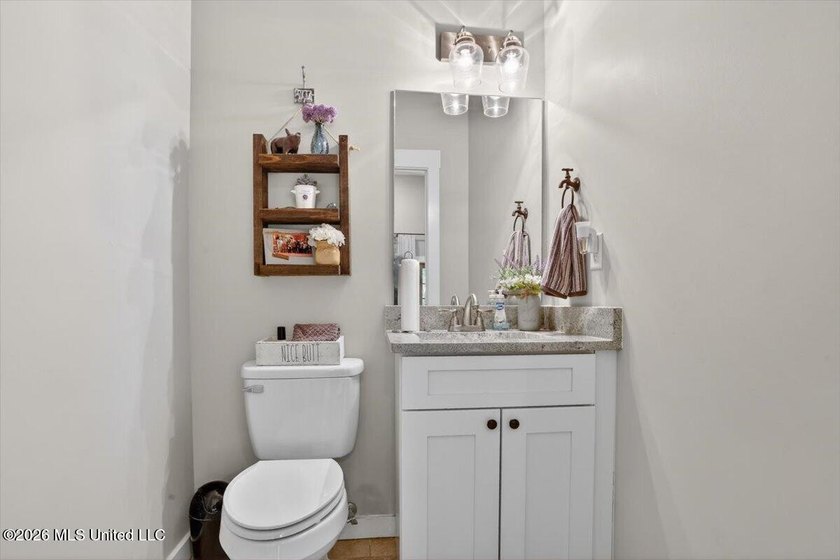 Welcome to this stunning 4 bedroom, 3 bathroom barndominium - photo 32