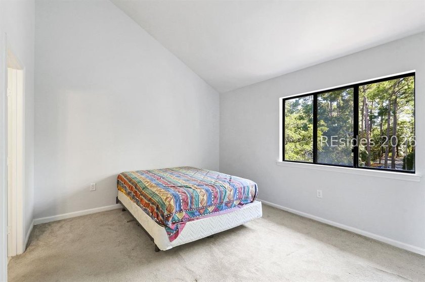 Wake up to breathtaking Broad Creek views and experience the - photo 33
