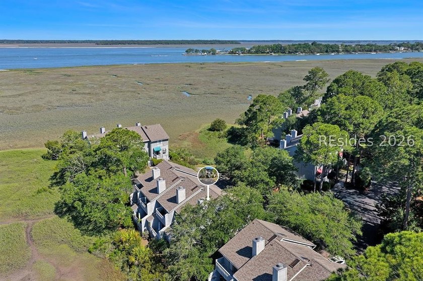 Wake up to breathtaking Broad Creek views and experience the - photo 40