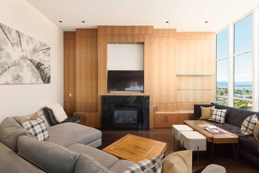 Hennessy House, a truly exceptional penthouse residence in the - photo 11