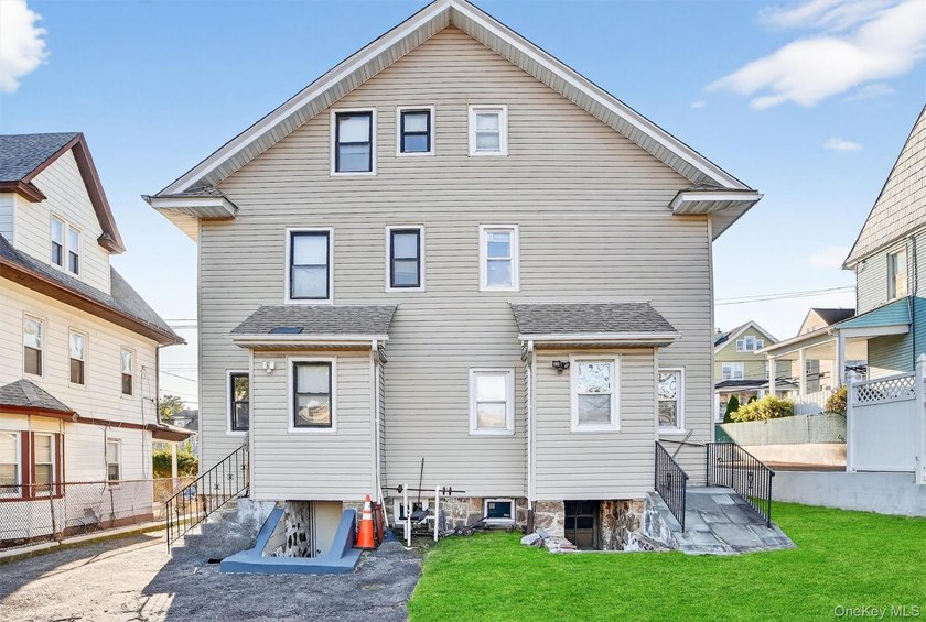 Semi attached property...Welcome to 17 Mount Joy Place in New - photo 20