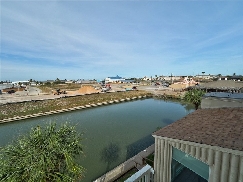 Enjoy relaxing views of the canal from this large unit in the - photo 21