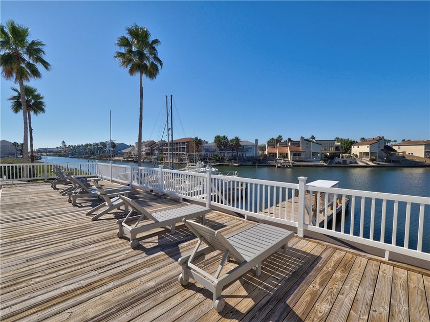Enjoy relaxing views of the canal from this large unit in the - photo 23