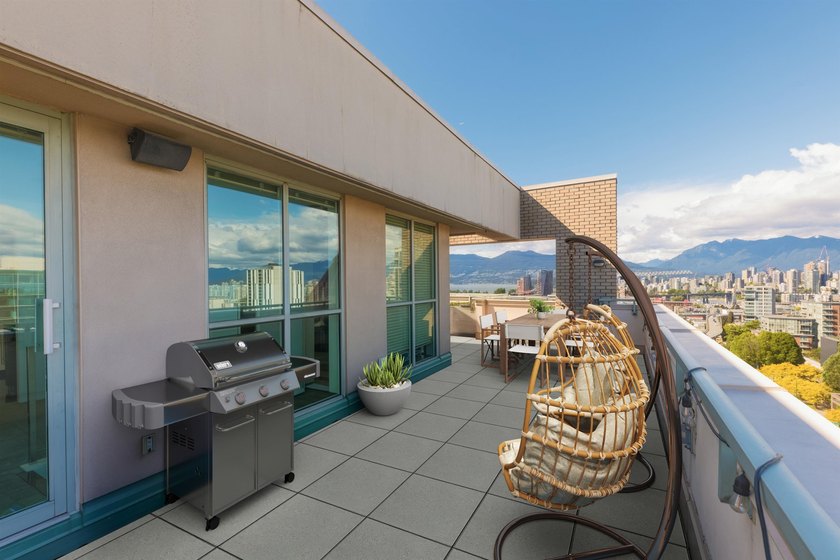 Hennessy House, a truly exceptional penthouse residence in the - photo 24
