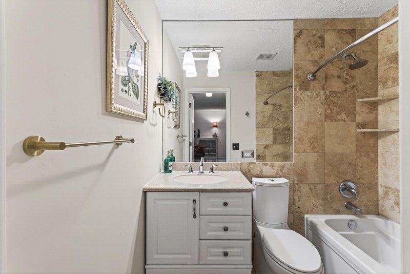 215 Barry Ave S 216 - photo 12