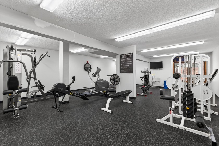 215 Barry Ave S 216 - photo 30