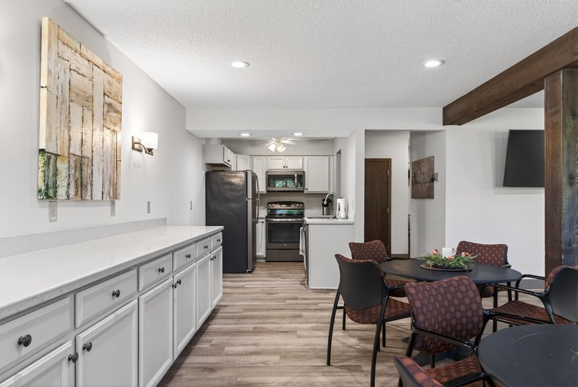215 Barry Ave S 216 - photo 32