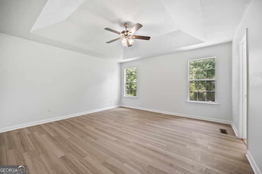 Offering exceptional flexibility and multigenerational living - photo 12
