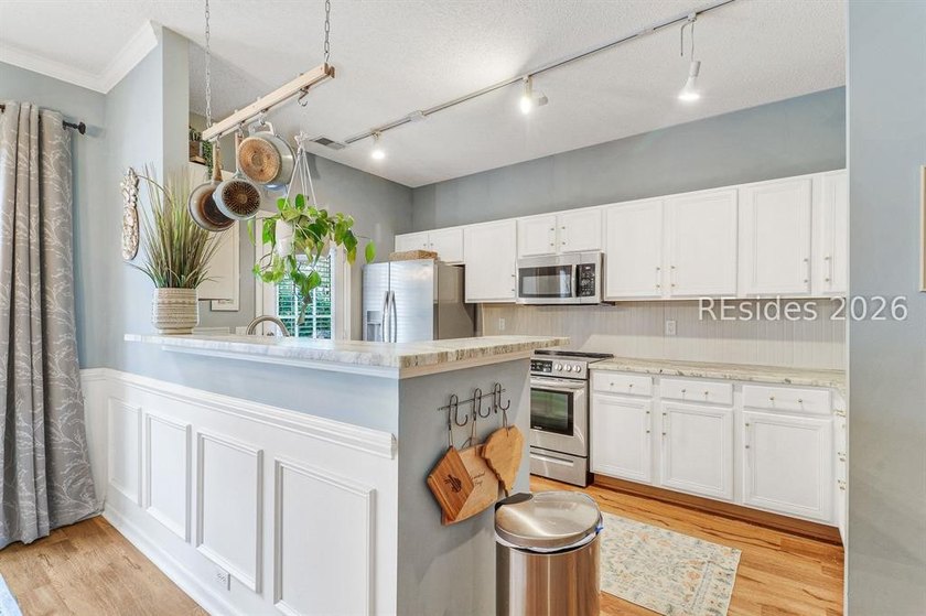 Charming and ideally located in the heart of Westbury Park, this - photo 13