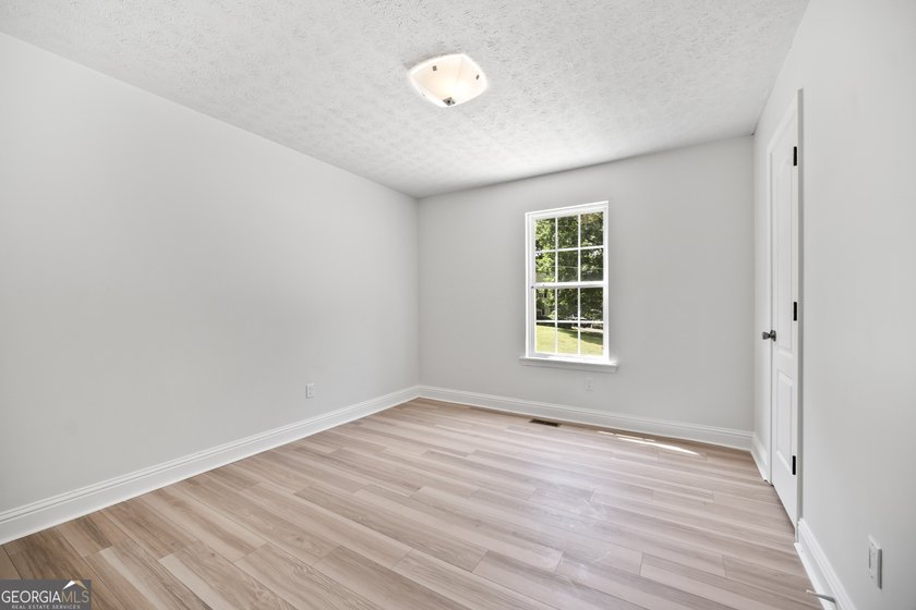 Offering exceptional flexibility and multigenerational living - photo 16