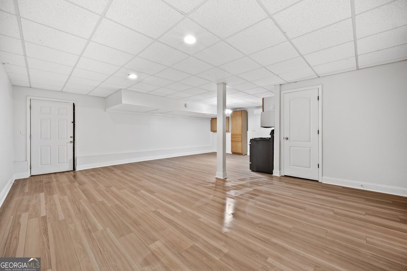Offering exceptional flexibility and multigenerational living - photo 19