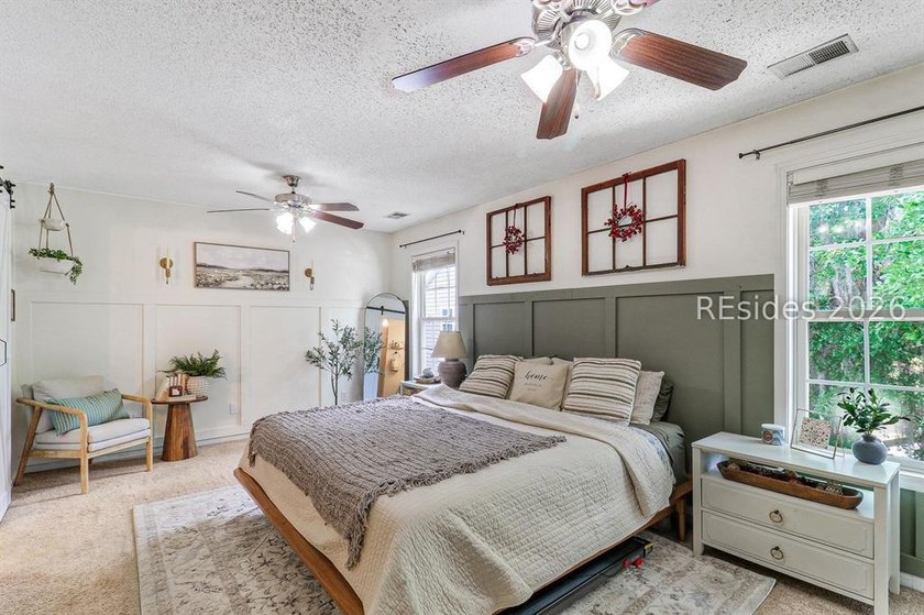 Charming and ideally located in the heart of Westbury Park, this - photo 19